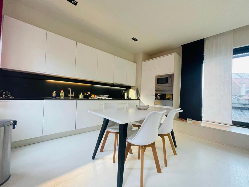 דירות בריסל Down Town Penthouse With Private Parking מראה חיצוני תמונה